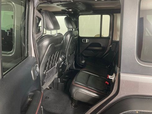 Used 2018 Jeep Wrangler Unlimited Rubicon AWD/4WD image 14