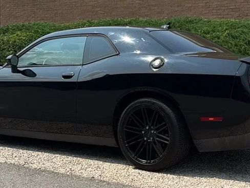Used 2016 Dodge Challenger SXT Plus RWD image 7