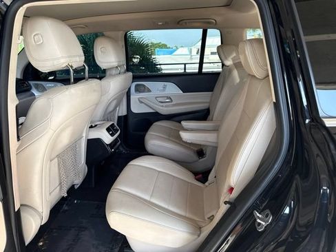 Used 2022 Mercedes-Benz GLS 450 4MATIC image 3