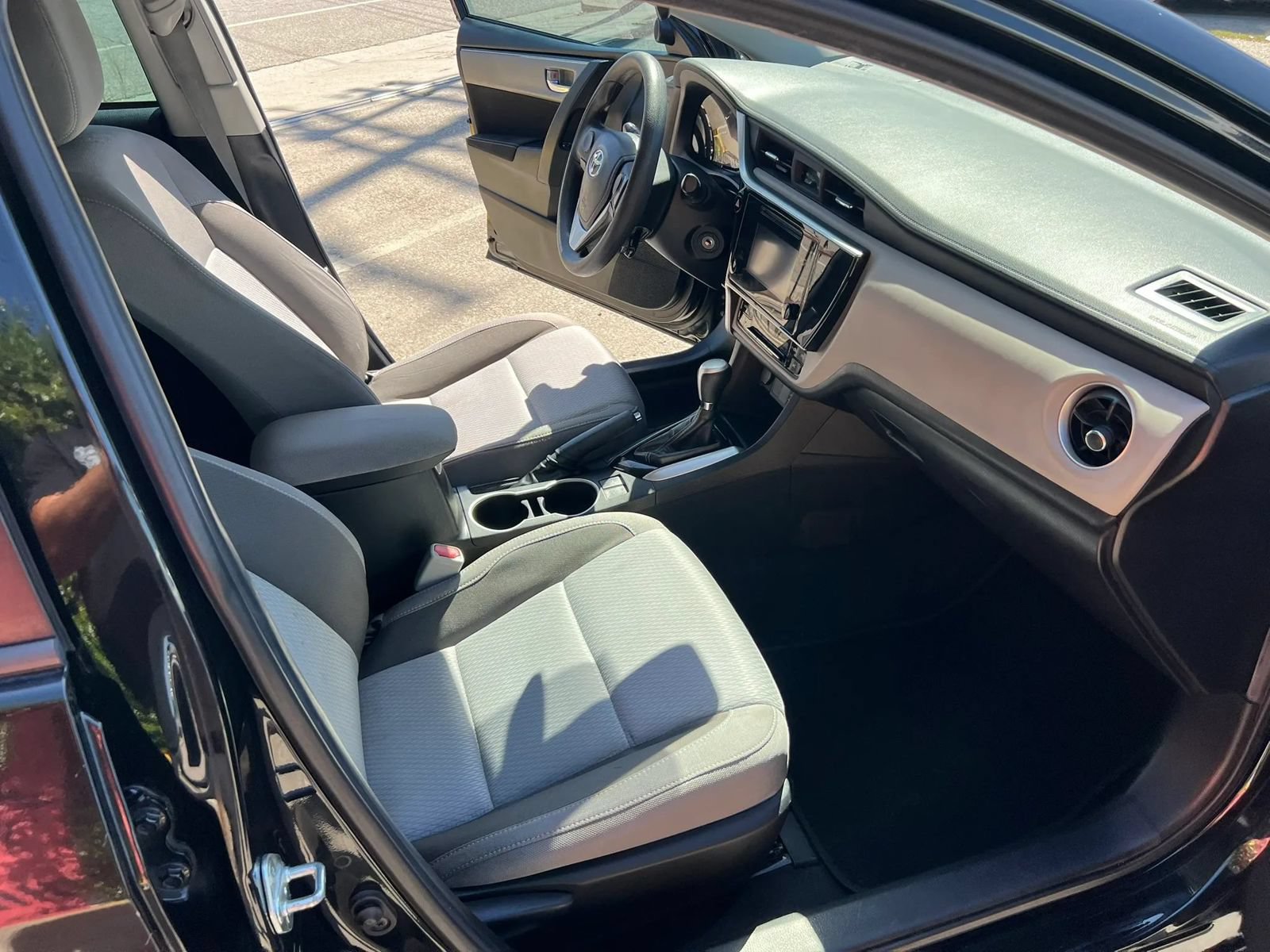 Used 2019 Toyota Corolla LE w/ Protection Package FWD image 8