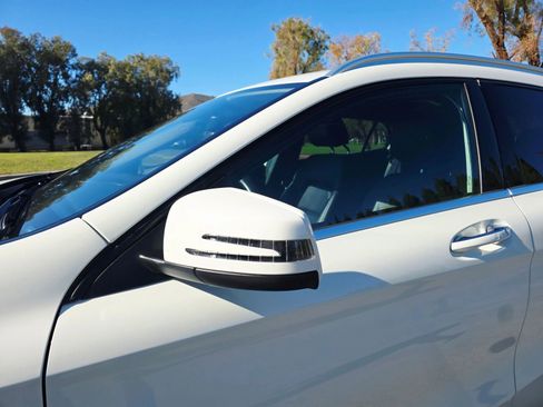 Used 2017 Mercedes-Benz GLA 250 4MATIC image 9