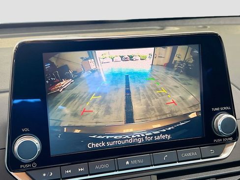 Used 2025 Nissan Altima 2.5 S FWD image 13