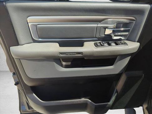 Used 2016 RAM 1500 Classic SLT RWD image 12