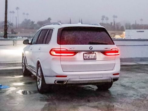 Used 2023 BMW X7 xDrive40i AWD/4WD image 7