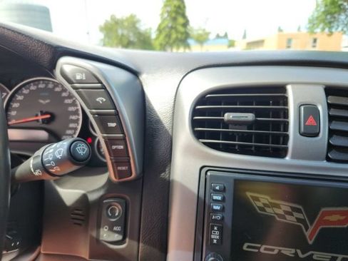 Used 2006 Chevrolet Corvette Convertible w/ Preferred Equipment Group RWD image 32