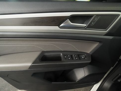 Used 2022 Volkswagen Atlas SE FWD image 11