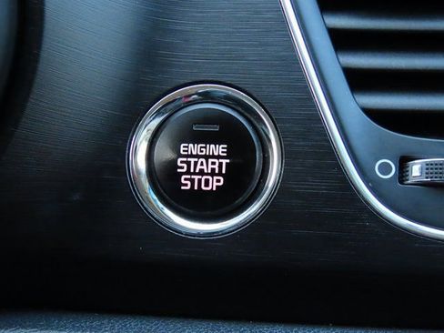 Used 2020 Kia Sedona EX image 23