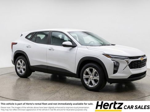 Used 2025 Chevrolet Blazer LT FWD image 1