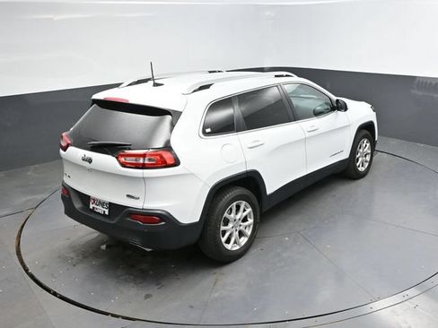 Used 2016 Jeep Cherokee Latitude w/ Safety/Convenience Group AWD/4WD image 33