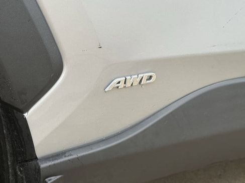 Used 2024 Toyota RAV4 LE AWD/4WD image 10