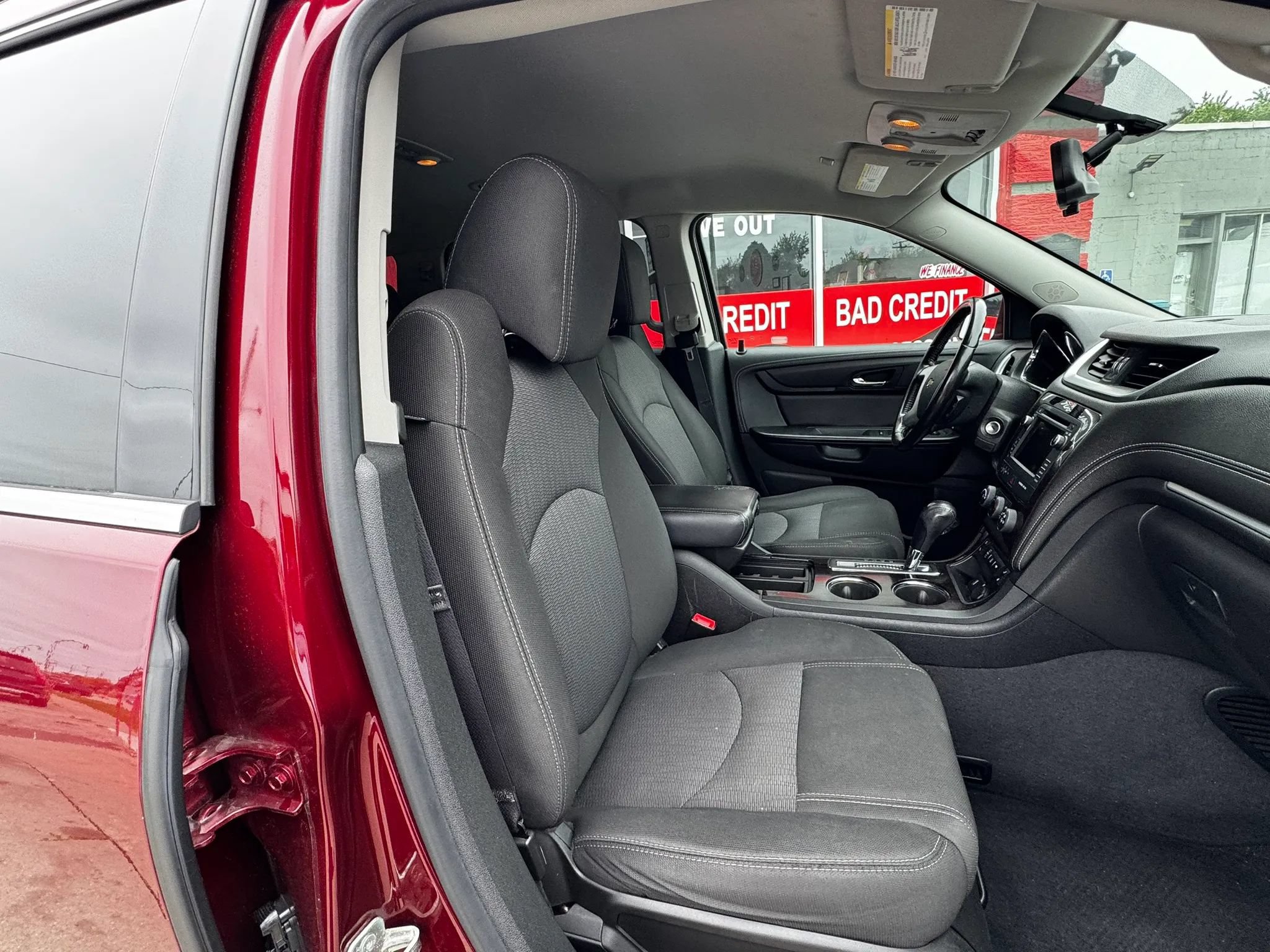 Used 2017 Chevrolet Traverse LT w/ Style and Technology Package FWD image 13