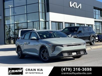 New 2025 Kia K4 LXS