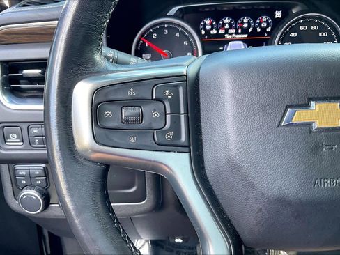 Used 2021 Chevrolet Suburban Premier image 18