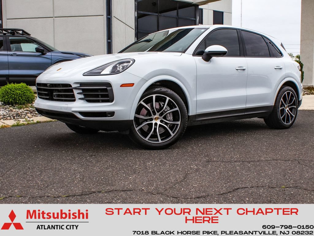 Used 2023 Porsche Cayenne w/ Premium Package AWD/4WD image 1