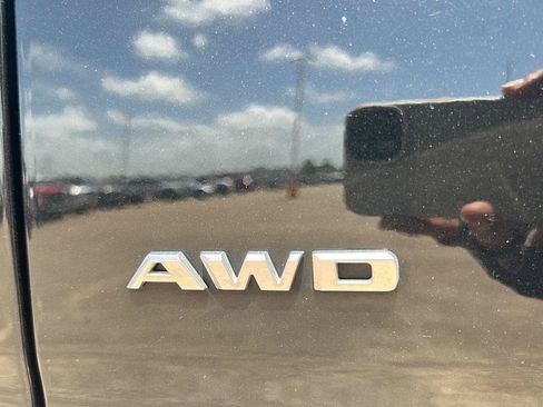 Used 2022 Cadillac XT4 Sport w/ Comfort Package AWD/4WD image 34
