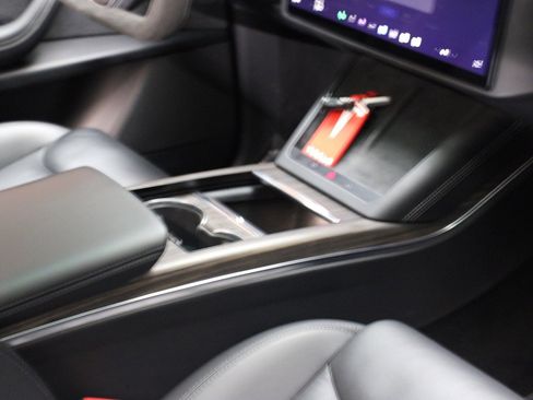 Used 2023 Tesla Model X image 33