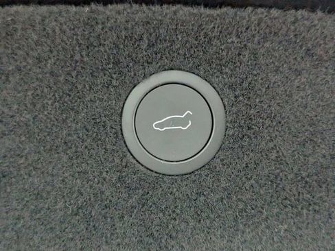 Used 2022 Tesla Model X Plaid image 26