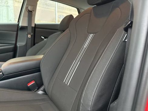Used 2023 Hyundai Elantra SEL w/ Convenience Package FWD image 20