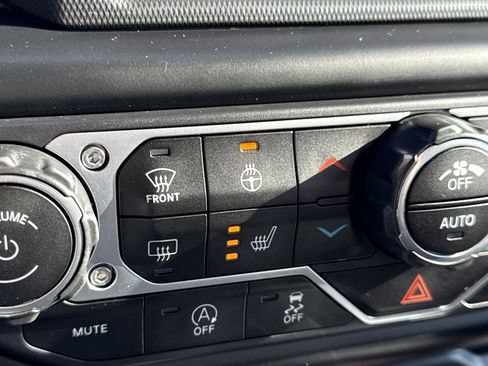 Used 2021 Jeep Wrangler Unlimited Rubicon w/ Uconnect 4C Nav & Sound Group image 23