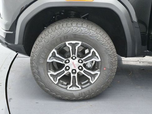 Used 2025 GMC Canyon AT4 w/ Technology Plus Package image 39