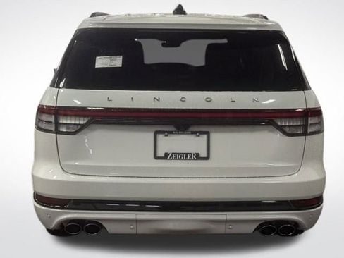 New 2026 Lincoln Aviator AWD image 7