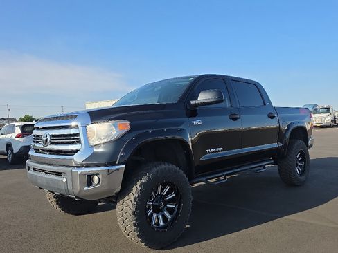 Certified 2017 Toyota Tundra SR5 AWD/4WD image 3