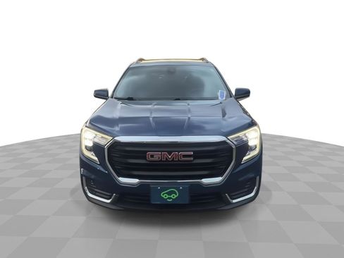 Certified 2022 GMC Terrain SLE w/ Driver Convenience Package image 3