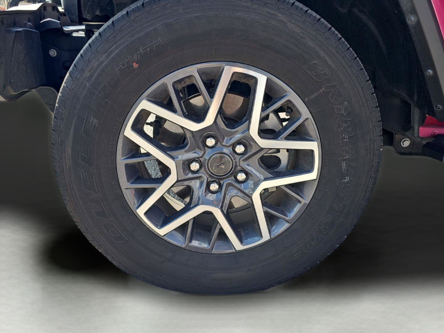Used 2024 Jeep Wrangler Unlimited Sahara AWD/4WD image 11