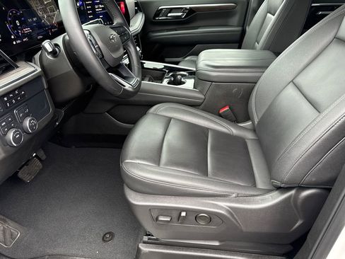 Certified 2025 Chevrolet Suburban Z71 image 9