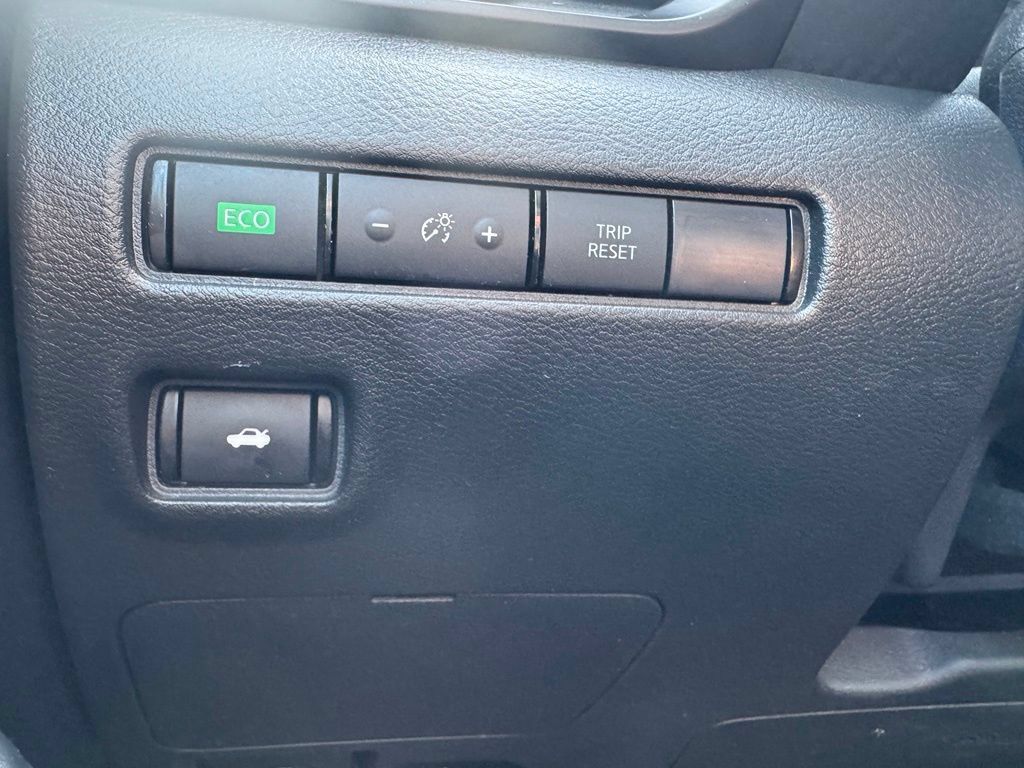 Used 2024 Nissan Sentra S FWD image 28