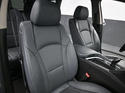 Used 2019 Buick Enclave Essence FWD image 25