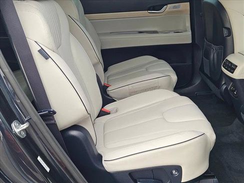 Used 2024 Hyundai Palisade Limited FWD image 23
