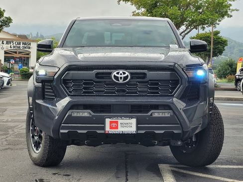 New 2025 Toyota Tacoma TRD Off-Road image 2