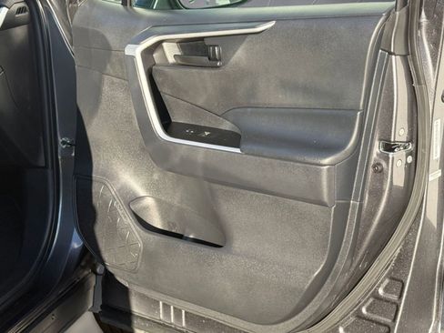 Used 2025 Toyota RAV4 LE image 32