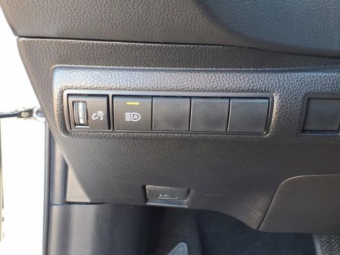 Used 2020 Toyota Corolla LE image 23