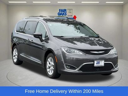 Used 2017 Chrysler Pacifica Touring-L Plus w/ Advanced Safetytec Group