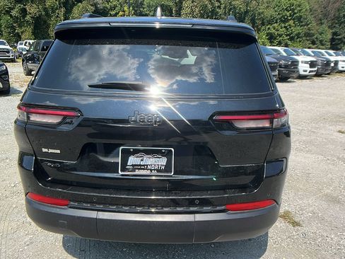 Used 2024 Jeep Grand Cherokee L Laredo image 9