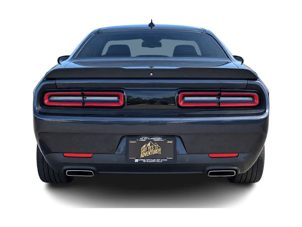 Used 2016 Dodge Challenger R/T Scat Pack w/ Leather Interior Group RWD image 5