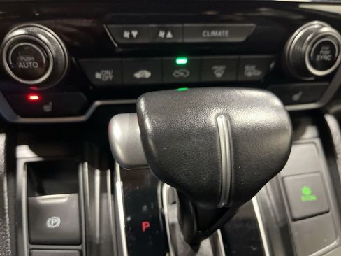 Used 2018 Honda CR-V Touring image 20