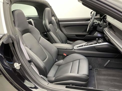 Certified 2022 Porsche 911 Targa 4S AWD/4WD image 20