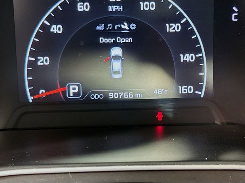 Used 2014 Kia Cadenza Premium w/ Luxury Package image 13