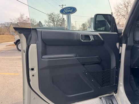 Used 2025 Ford Bronco Outer Banks image 14
