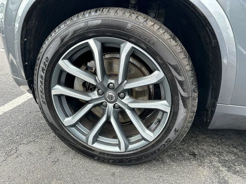 Used 2016 Volvo XC90 T6 Momentum w/ Momentum Plus Package AWD/4WD image 11