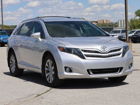 Used 2013 Toyota Venza LE AWD/4WD image 4