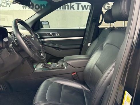 Used 2016 Ford Explorer XLT w/ Equipment Group 202A AWD/4WD image 7