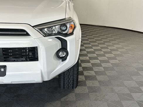 Used 2021 Toyota 4Runner SR5 Premium AWD/4WD image 9