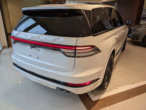 New 2026 Lincoln Aviator Reserve w/ Jet Appearance Package image 9