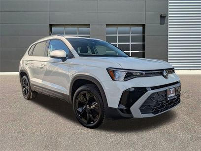 New 2025 Volkswagen Taos SE