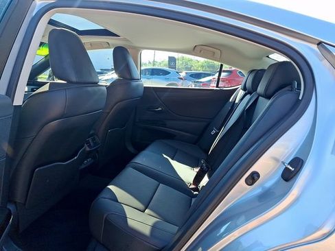 Certified 2024 Lexus ES 350 w/ Premium Package FWD image 10