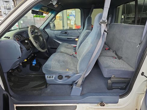 Used 1999 Ford F150 XLT image 9